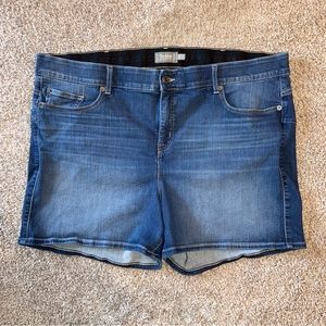 Torrid 5 Inch Bombshell Premium Stretch High-Rise Shorts 26